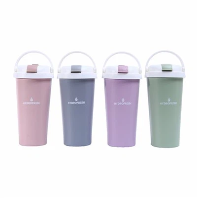 Kubek z pokrywką i słomką